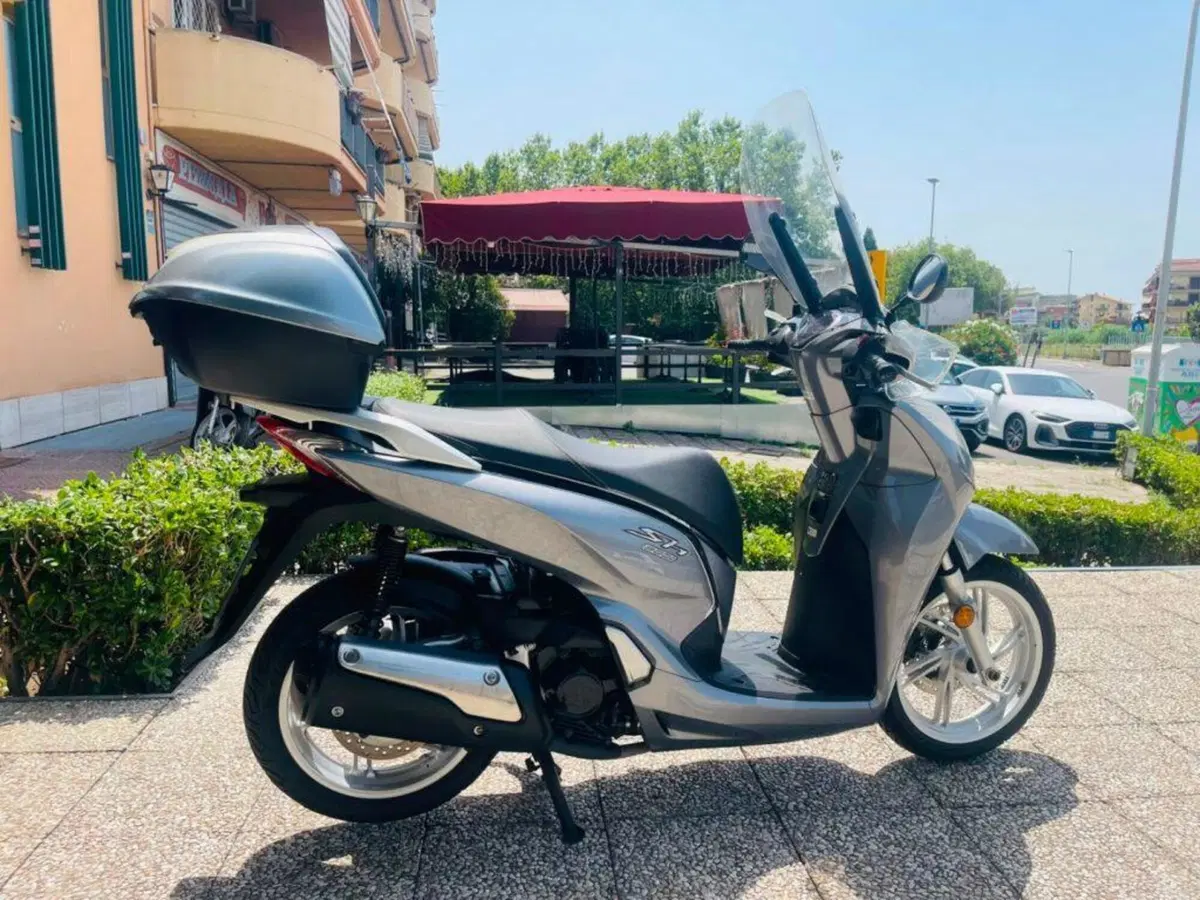 Honda SH 300 i ABS (2016 - 20) (7)