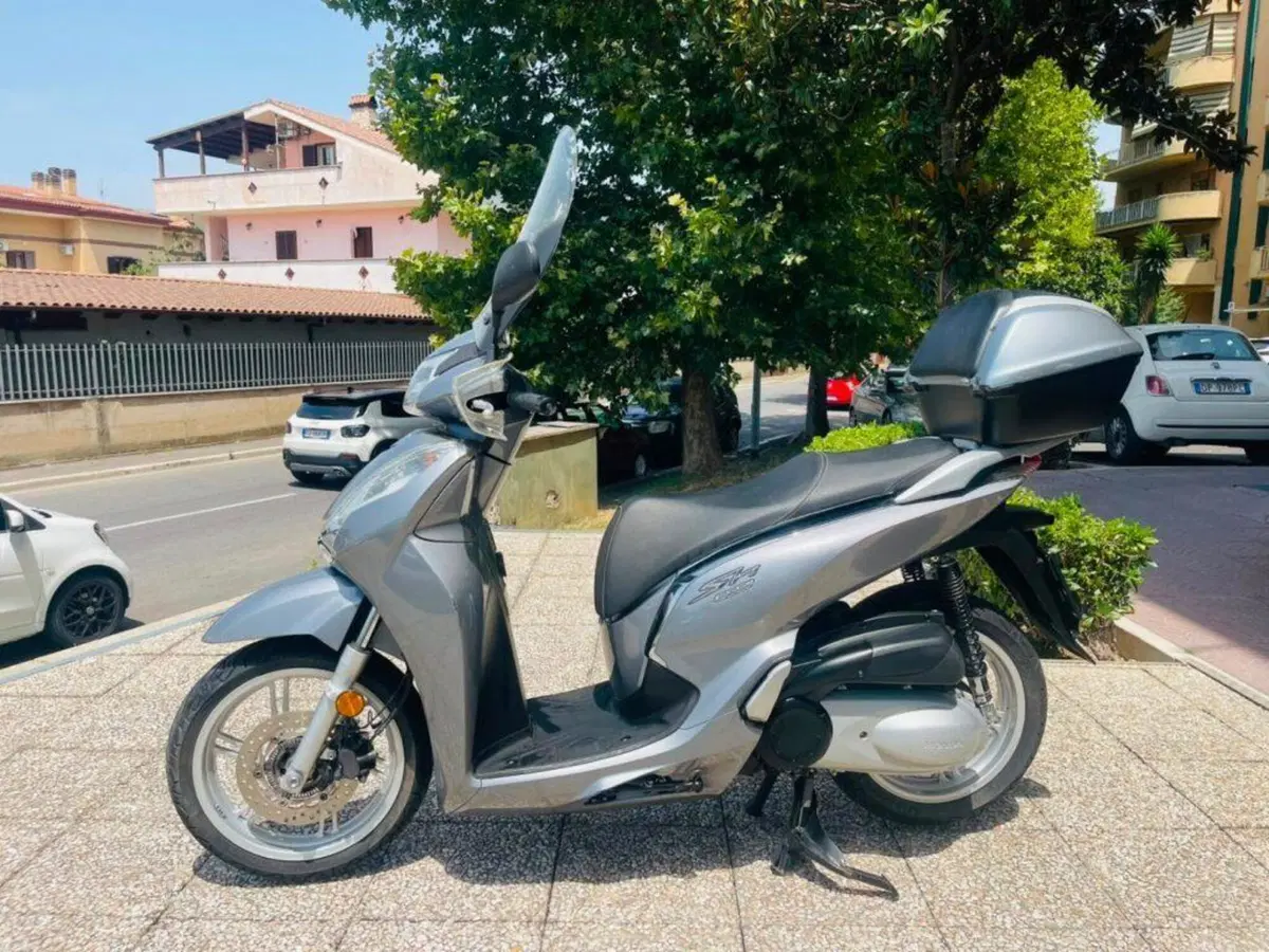 Honda SH 300 i ABS (2016 - 20) (11)