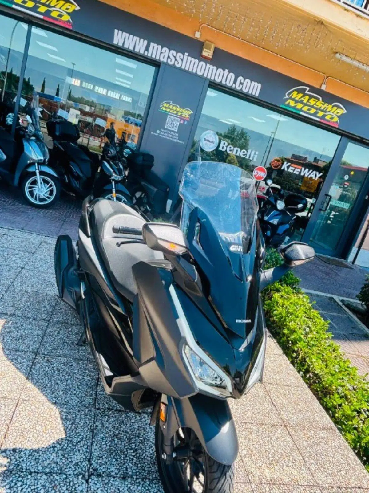 Honda Forza 350 (2022 - 24) (3)