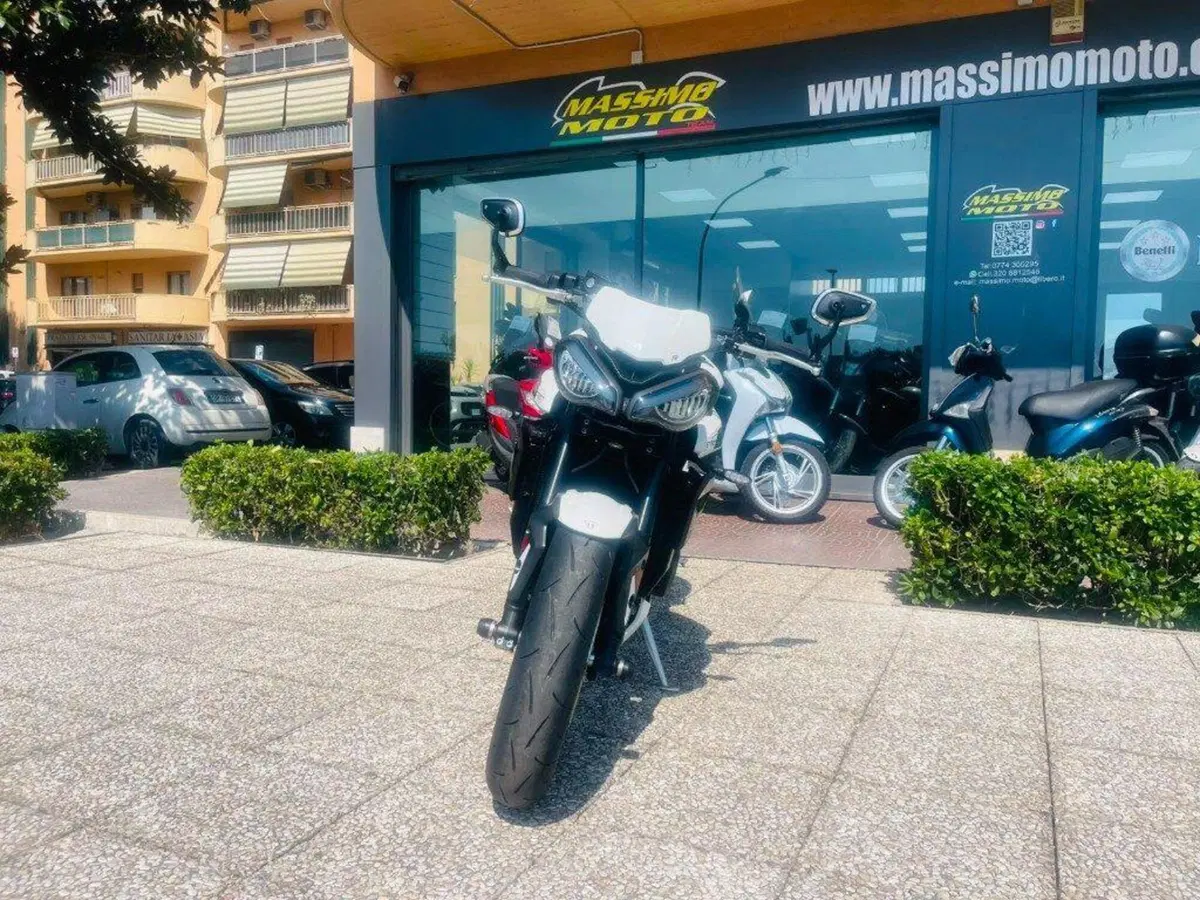 Triumph Street Triple 765 RS (2023 - 26) (10)