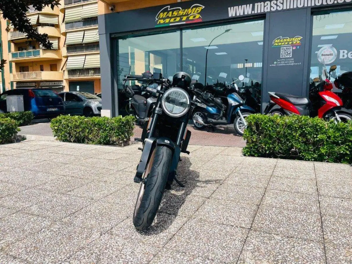 Husqvarna Svartpilen 401 (2021 - 23) (2)