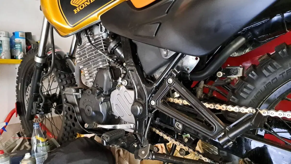 Honda NX 650 Dominator (1996 - 02) (3)