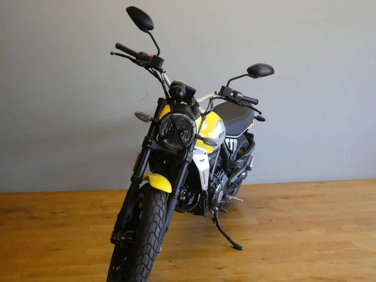 Ducati Scrambler 800 Icon (2025 - 26) (2)