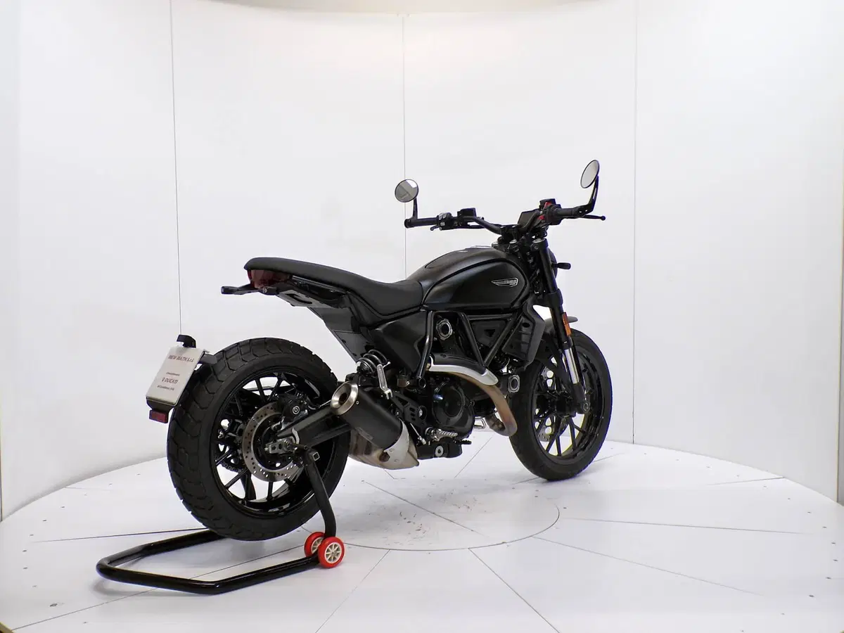Ducati Scrambler 800 Icon Dark (2025 - 26) (6)