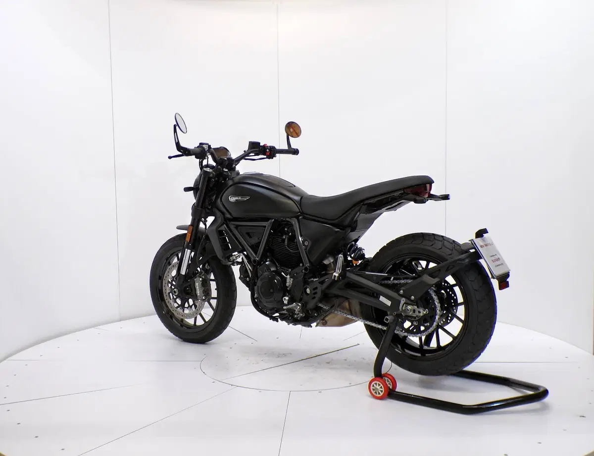 Ducati Scrambler 800 Icon Dark (2025 - 26) (5)