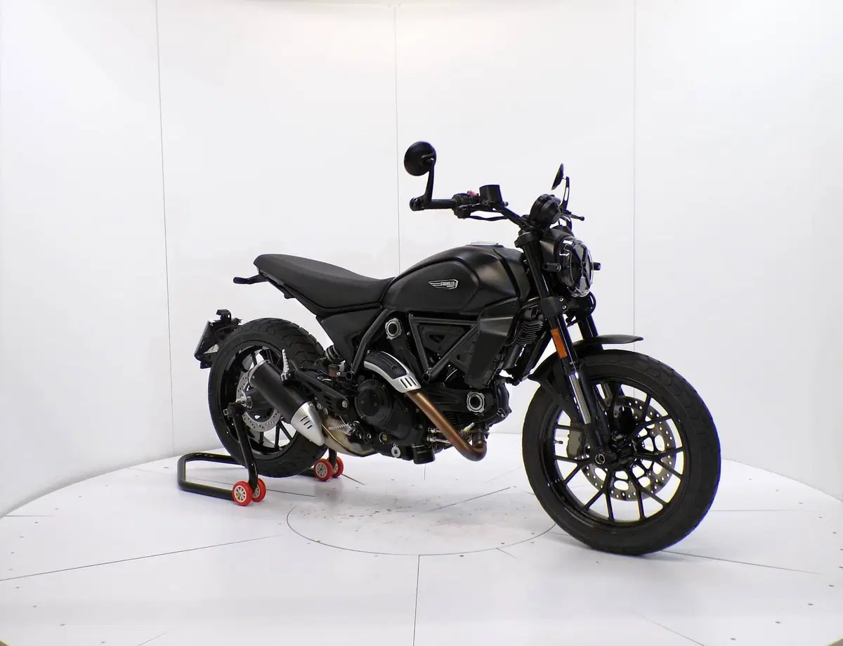 Ducati Scrambler 800 Icon Dark (2025 - 26) (2)