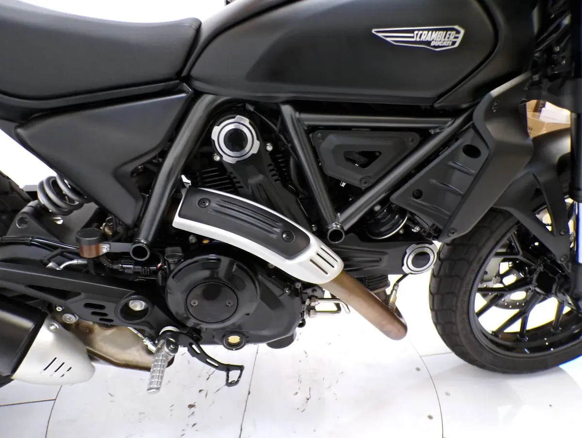 Ducati Scrambler 800 Icon Dark (2025 - 26) (7)
