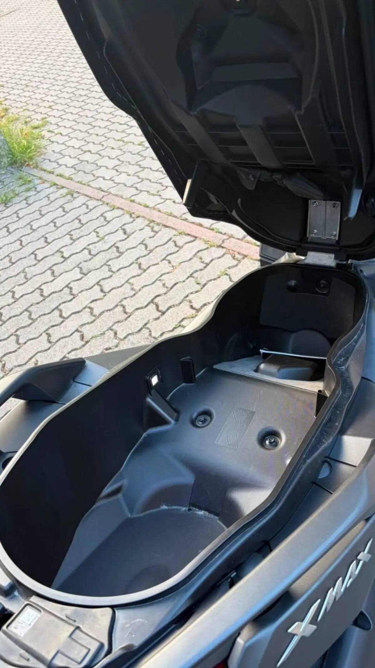 Yamaha X-Max 300 (2021 - 24) (6)