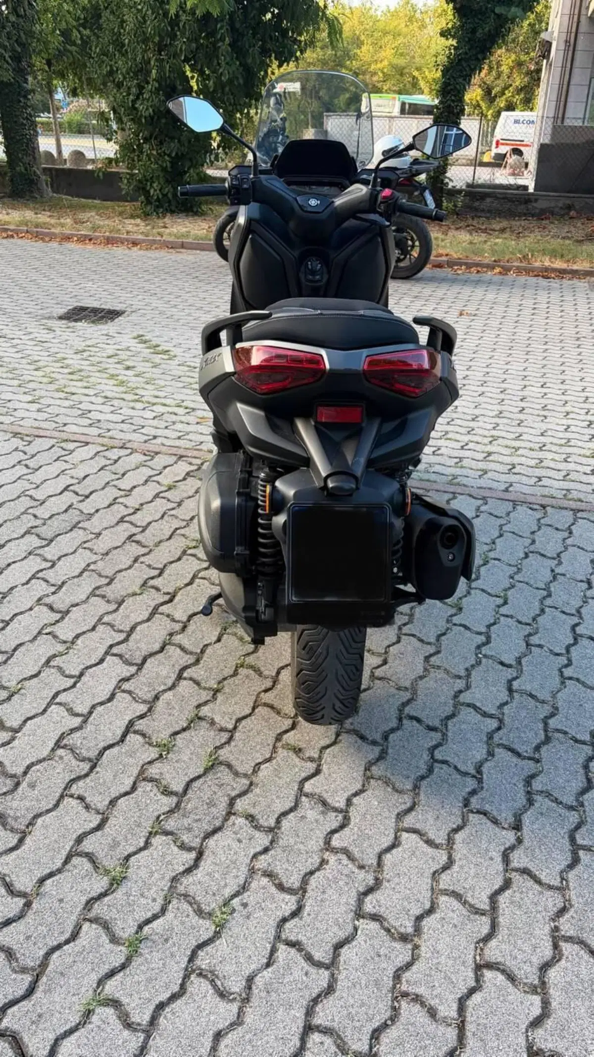 Yamaha X-Max 300 (2021 - 24) (3)