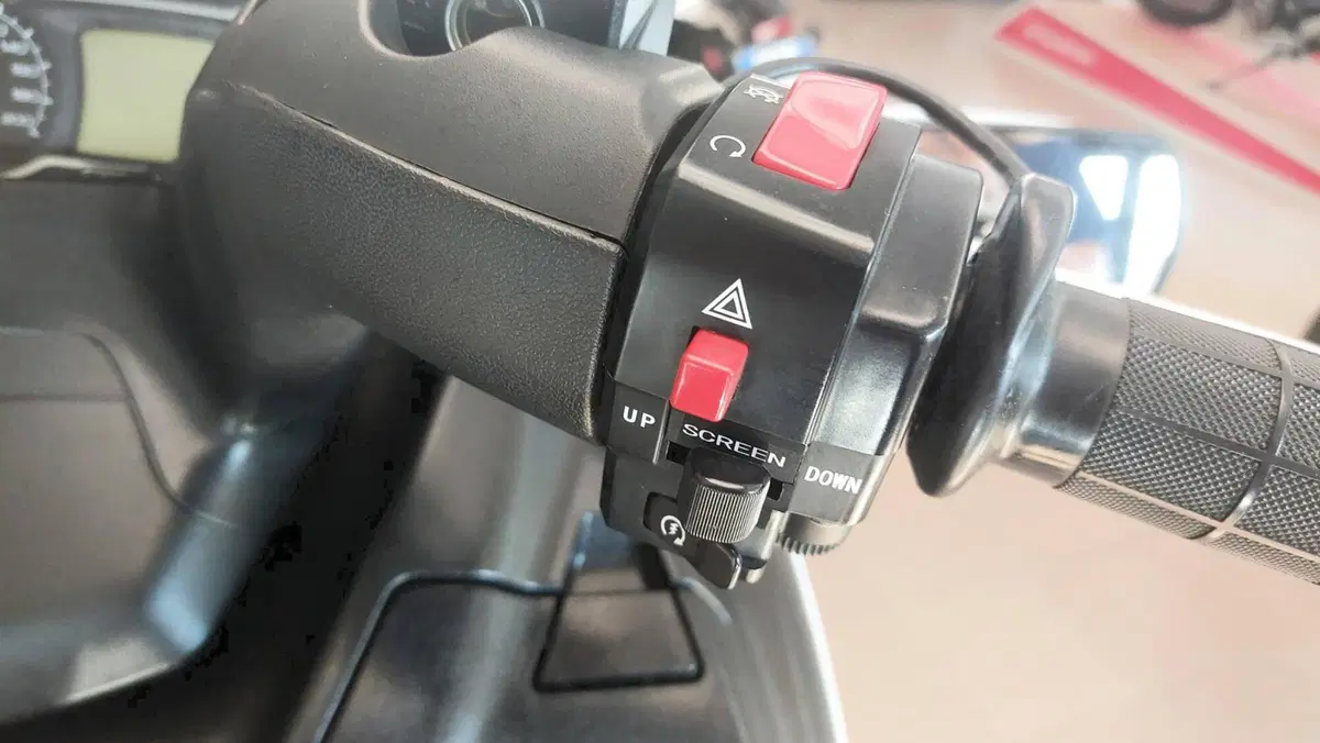 Suzuki Burgman AN 650 Executive ABS (2013 - 17) (7)