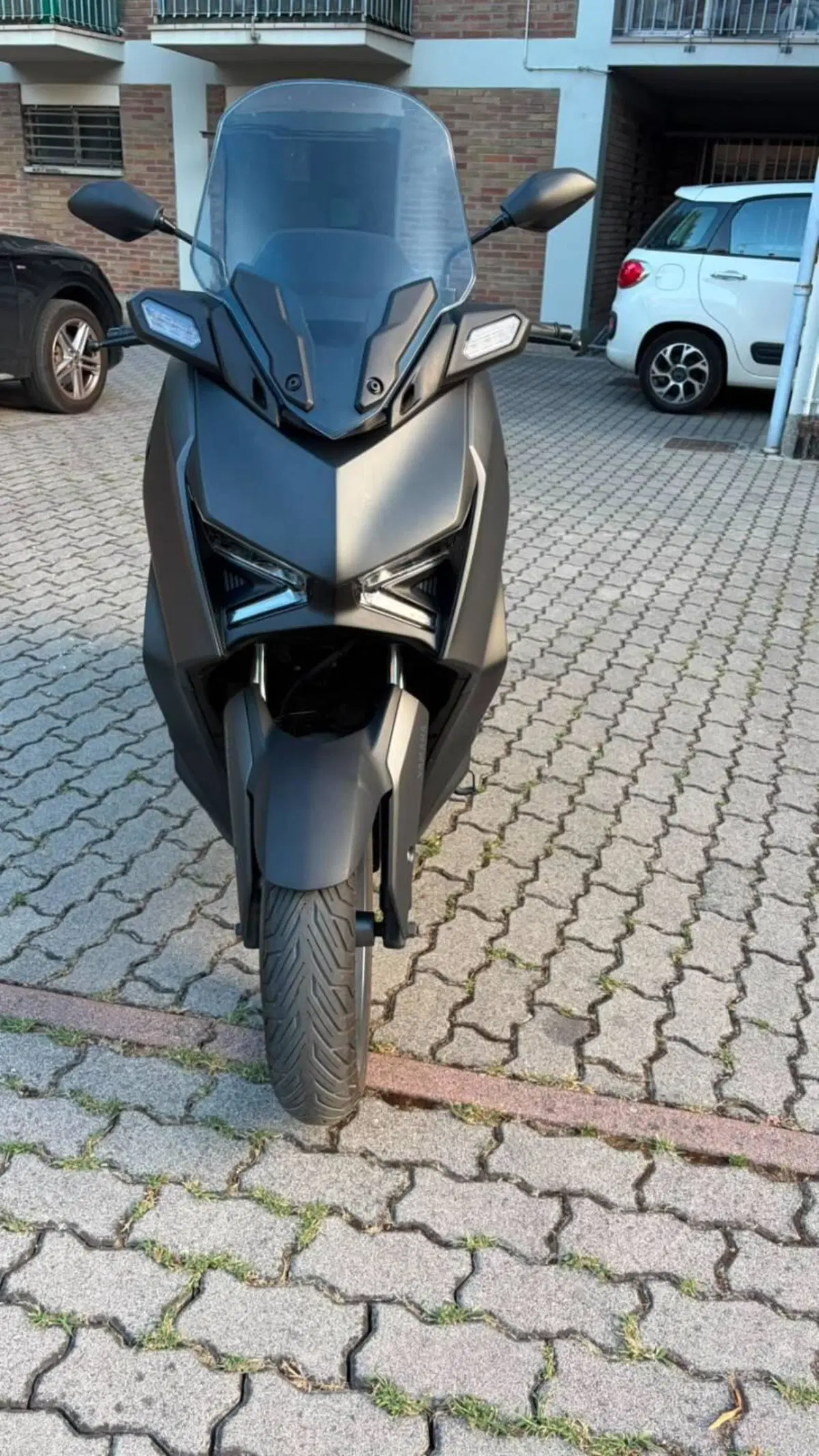 Yamaha X-Max 300 (2021 - 24) (2)
