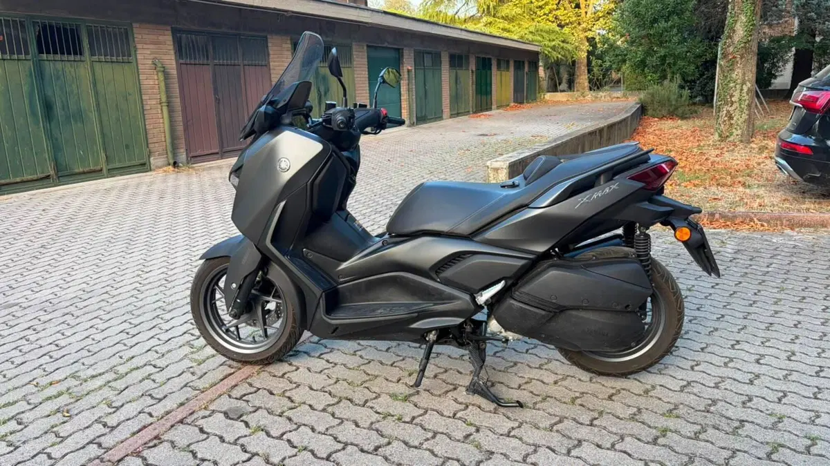 Yamaha X-Max 300 (2021 - 24) (10)