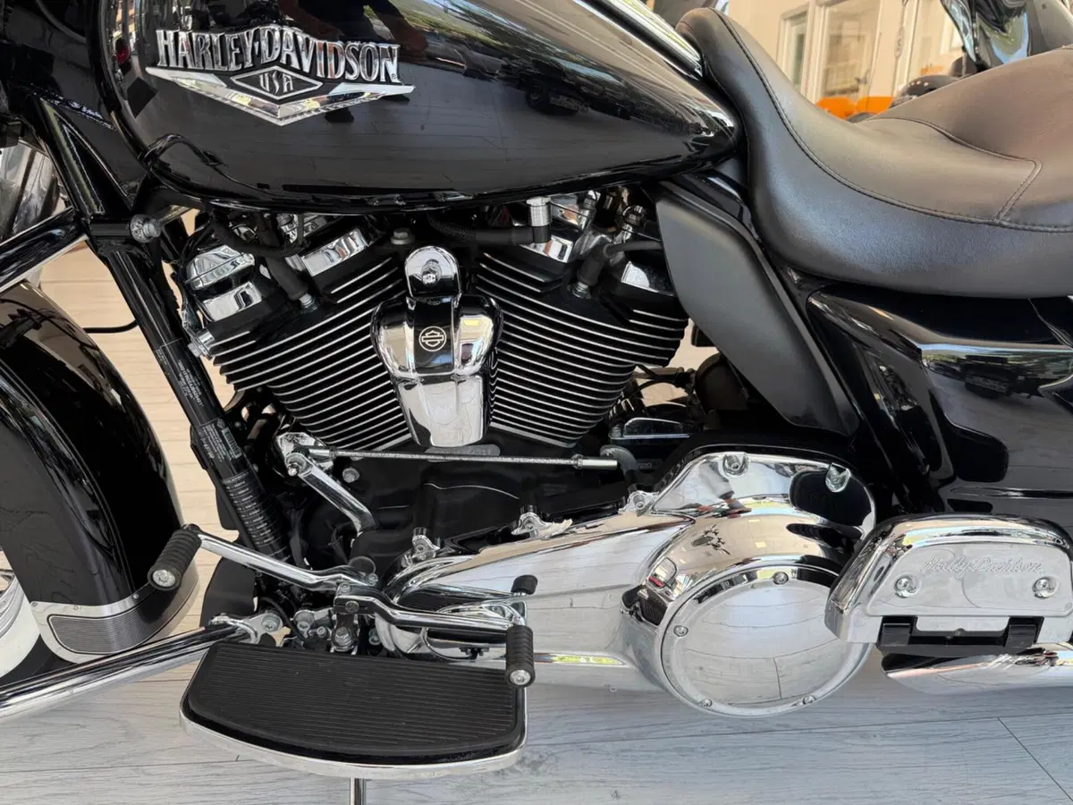 Harley-Davidson 107 Road King Classic (2017 - 18) - FLHRC (7)