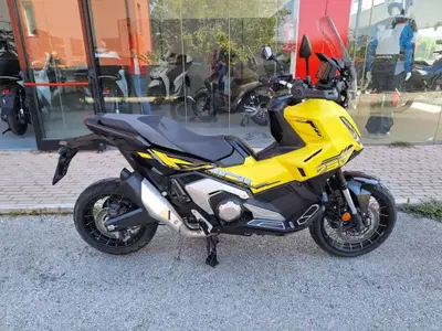 Honda X-ADV 750 (2025 - 26) usata