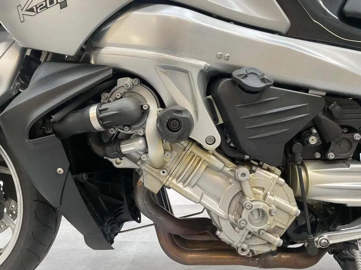 Bmw K 1200 R (8)