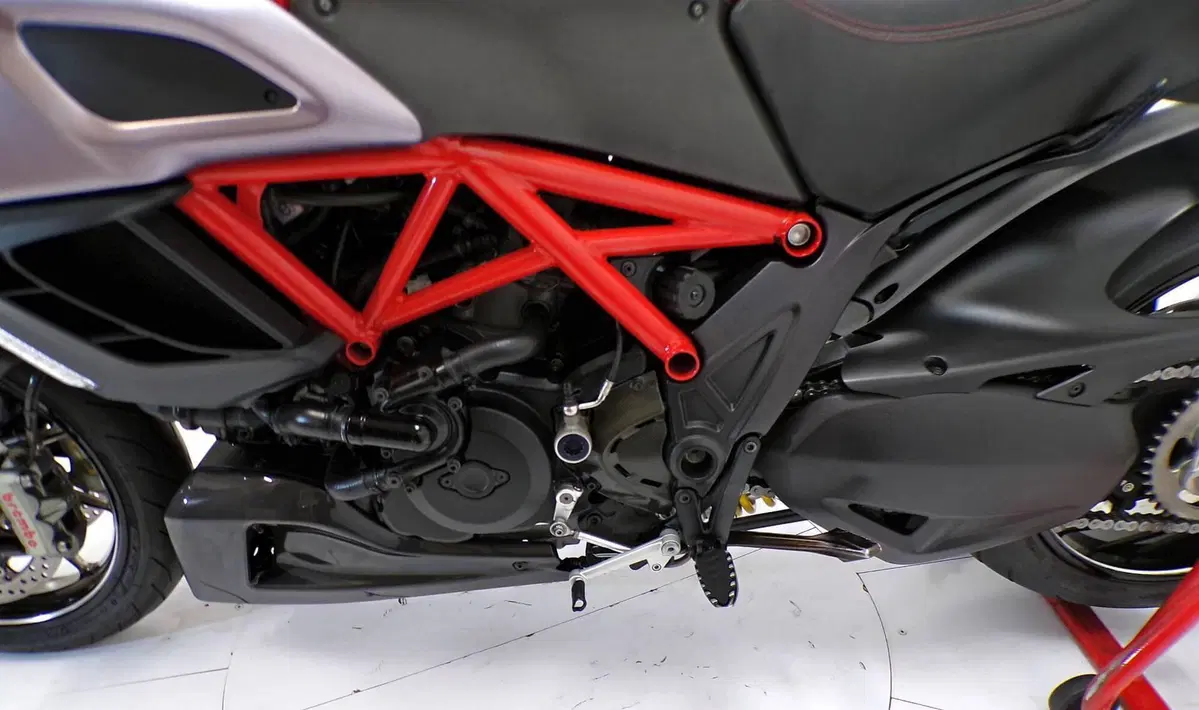Ducati Diavel 1200 (2010 - 13) (7)