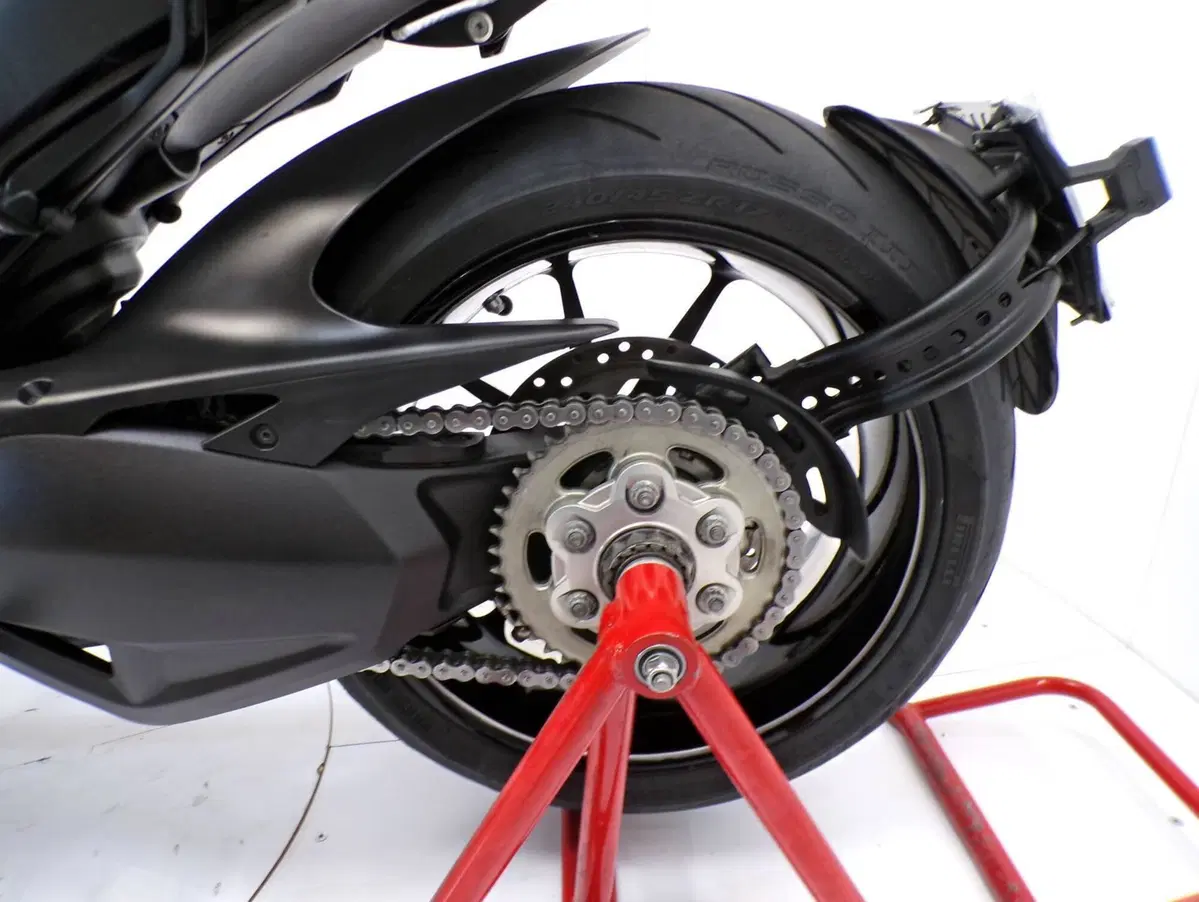 Ducati Diavel 1200 (2010 - 13) (11)