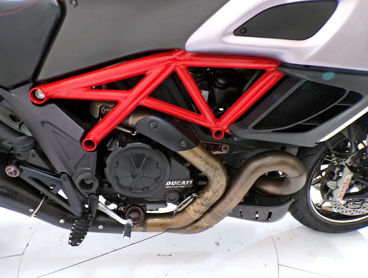 Ducati Diavel 1200 (2010 - 13) (8)