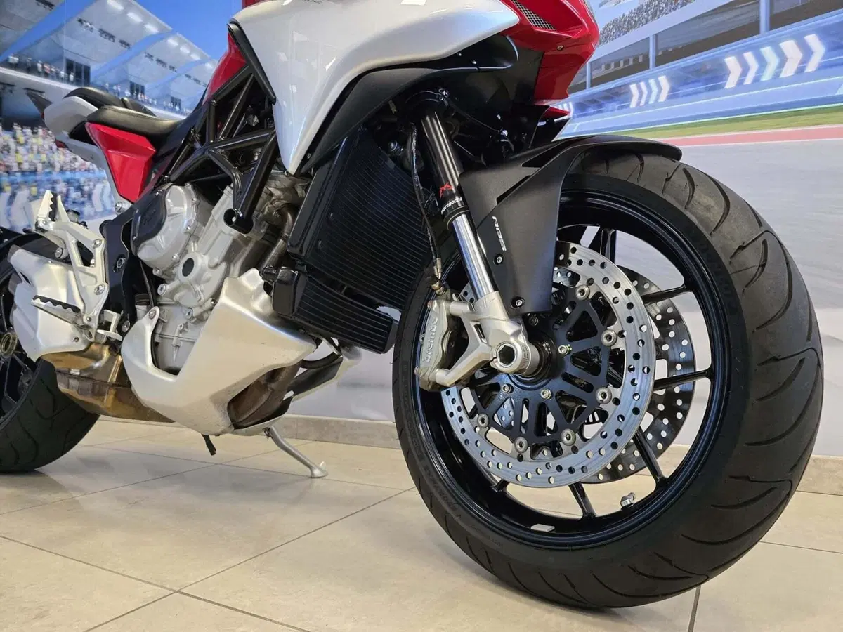 MV Agusta Turismo Veloce 800 (2014 - 16) (17)