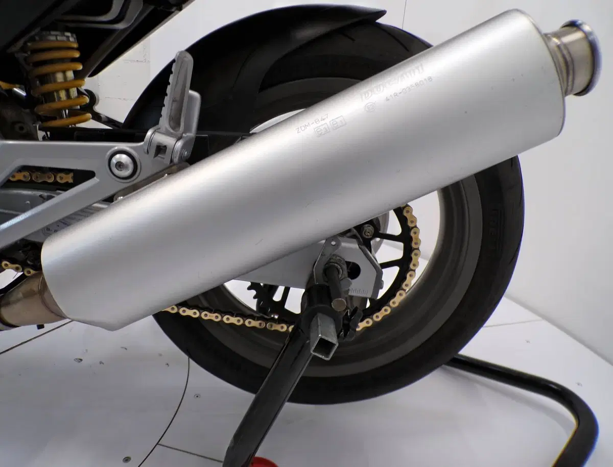 Ducati Monster 620 Dark (2003 - 06) (11)