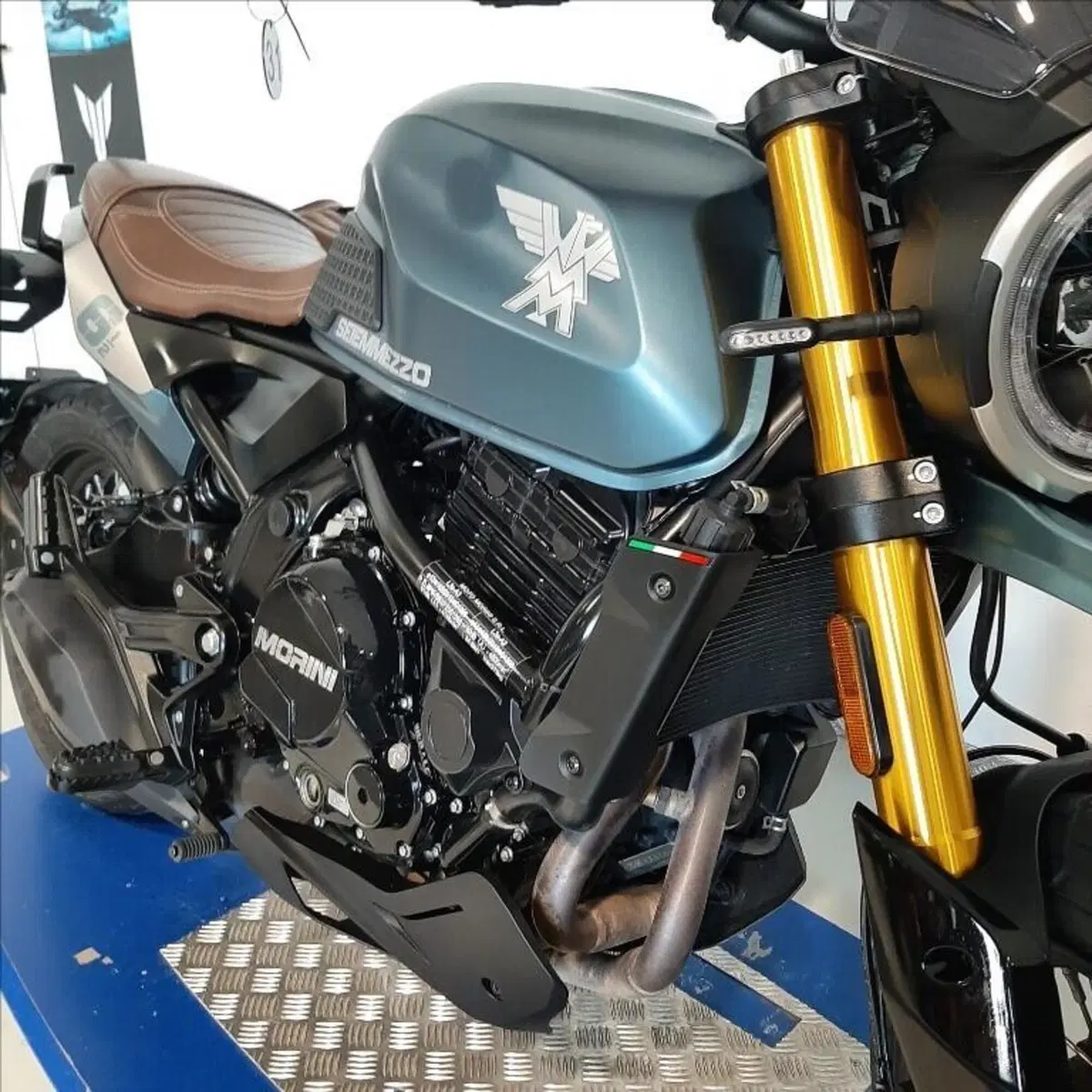 Moto Morini SEIEMMEZZO SCR (2022 - 26) (5)