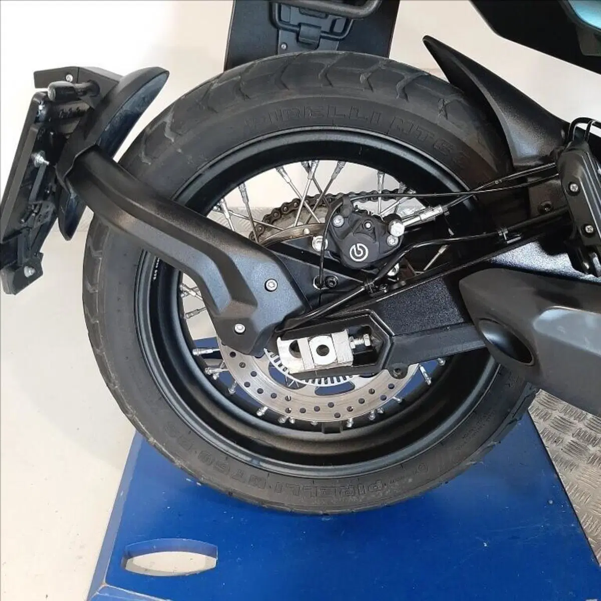 Moto Morini SEIEMMEZZO SCR (2022 - 26) (7)