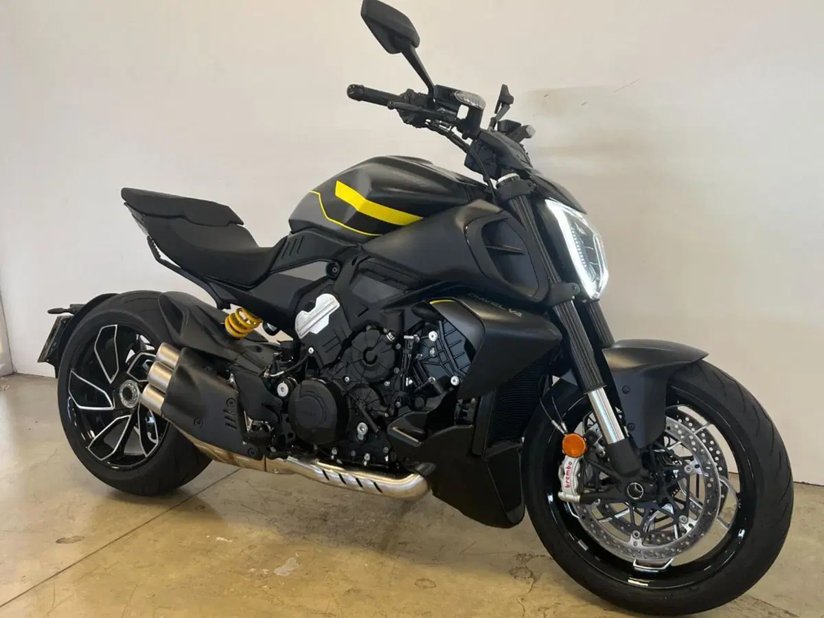Ducati Diavel V4 (2023 - 26) (2)