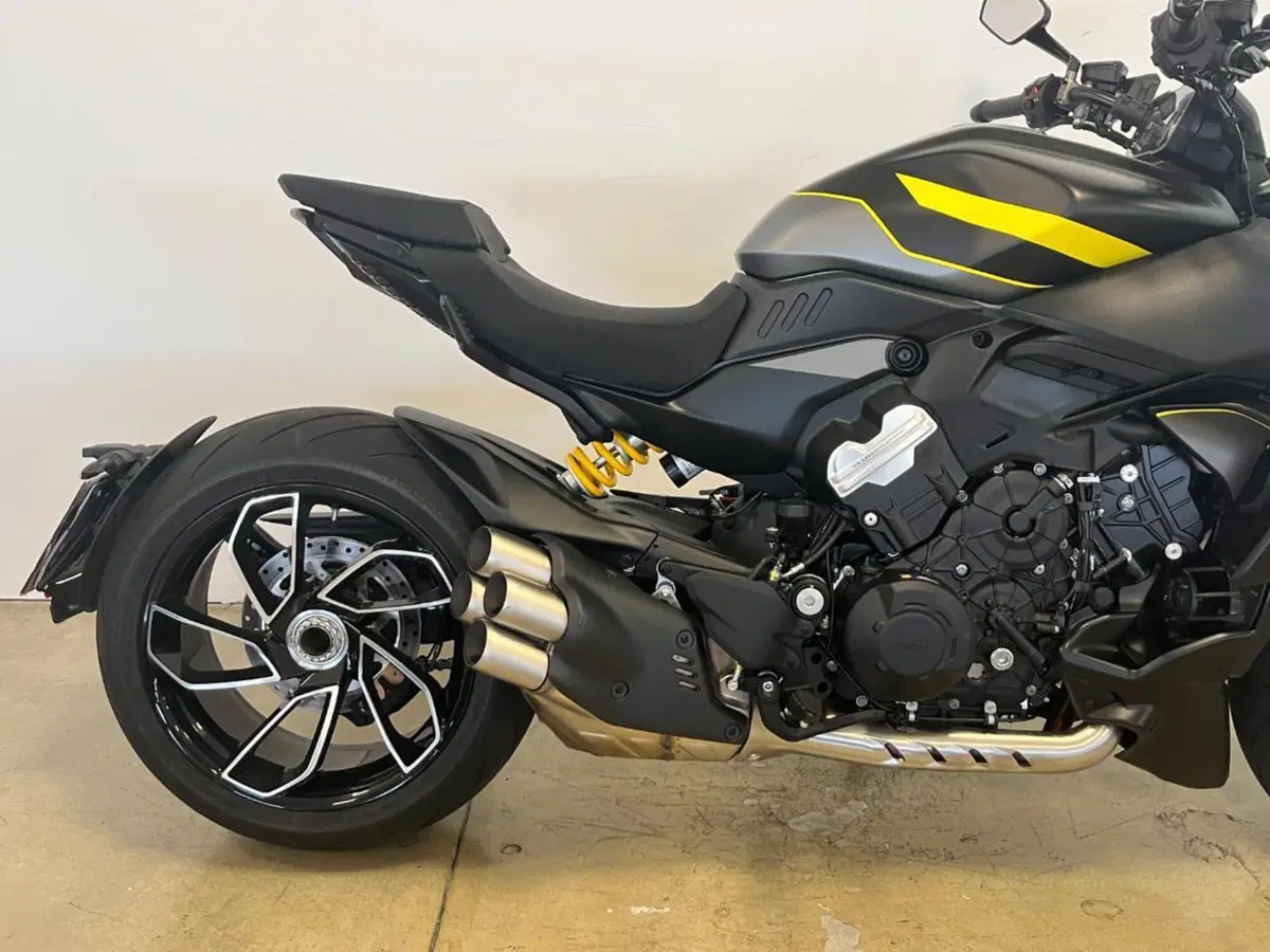 Ducati Diavel V4 (2023 - 26) (6)
