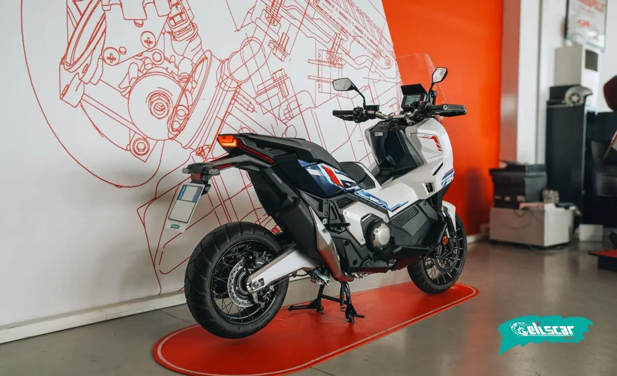 Honda X-ADV 750 Special Edition (2026) (4)