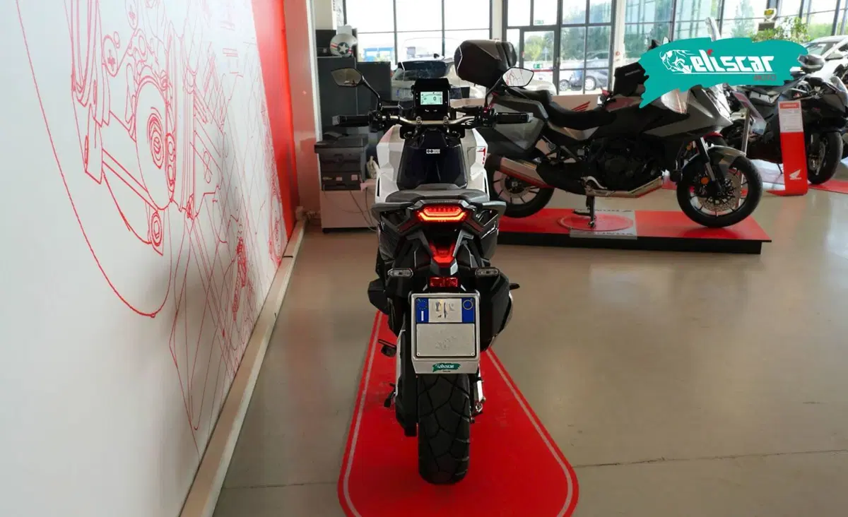 Honda X-ADV 750 Special Edition (2026) (5)