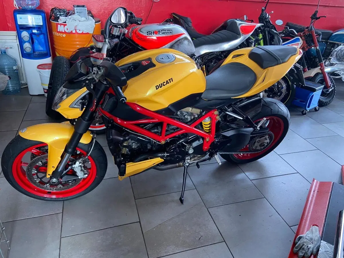 Ducati 848 EVO (2010 - 12) (2)