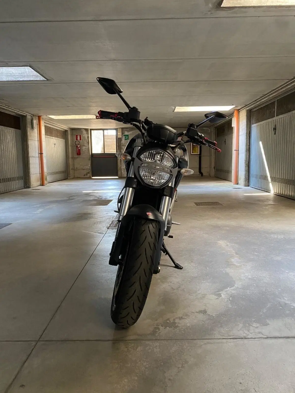 Ducati Monster 696 (2008 - 13) (2)