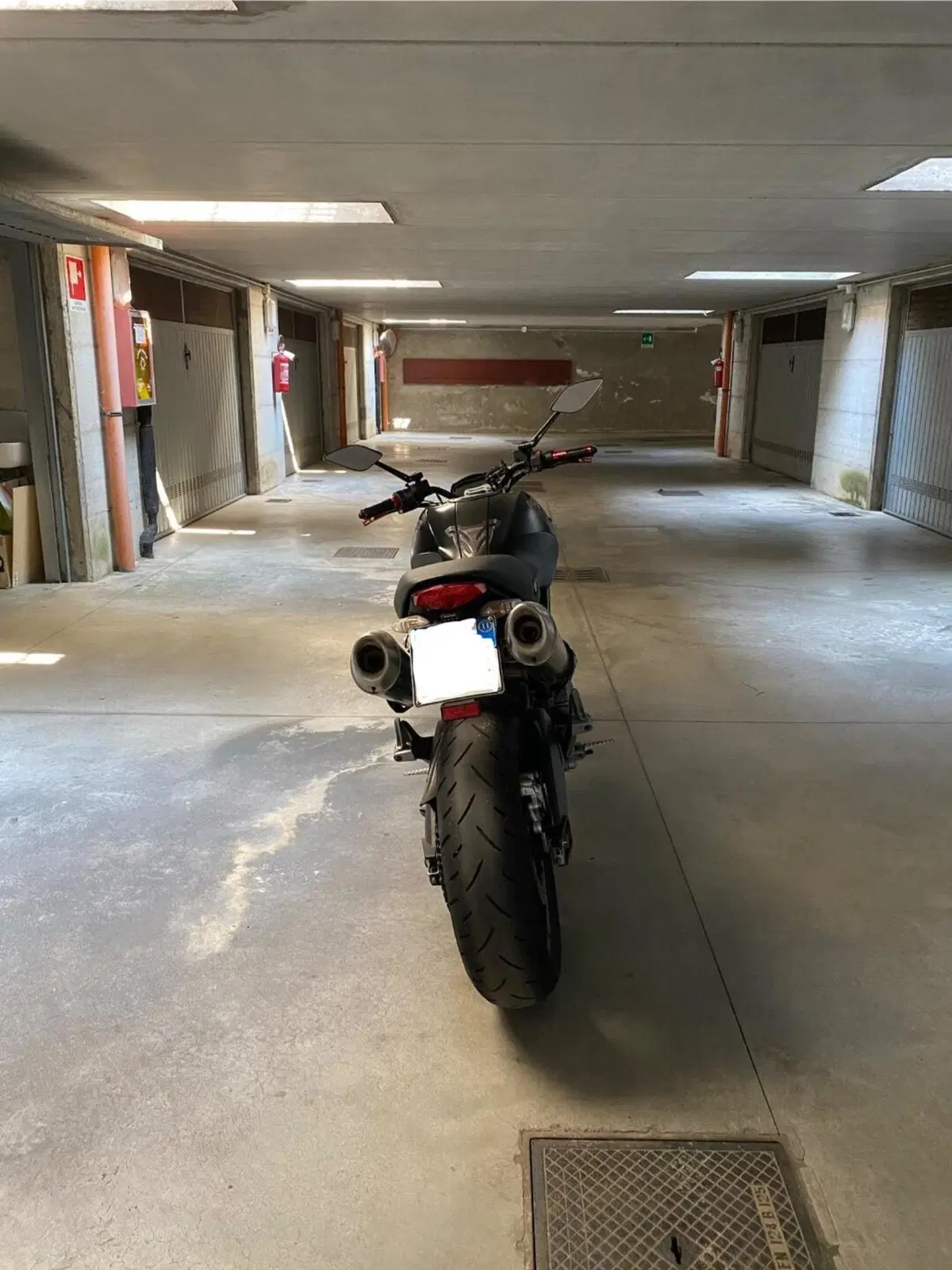Ducati Monster 696 (2008 - 13) (4)
