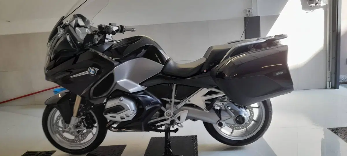 Bmw R 1200 RT (2017 - 18) (2)