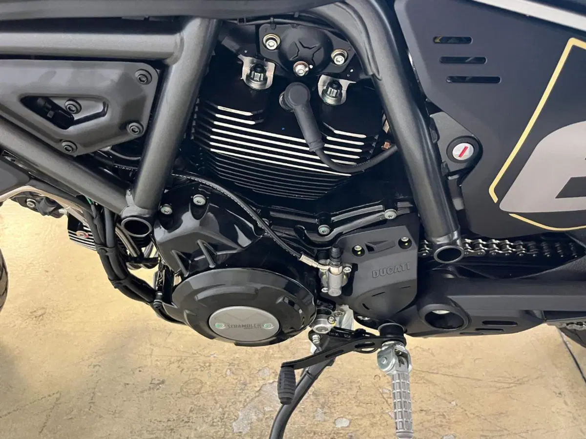 Ducati Scrambler 800 Full Throttle (2025 - 26) (9)