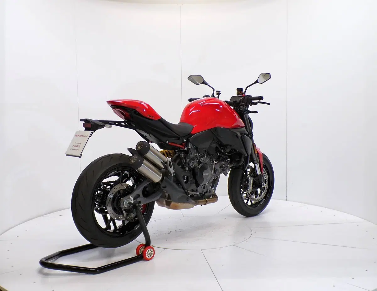 Ducati Monster 890 + (2026) (6)