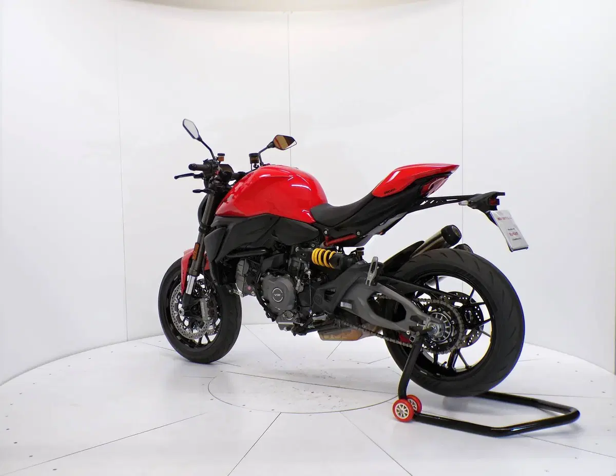 Ducati Monster 890 + (2026) (5)