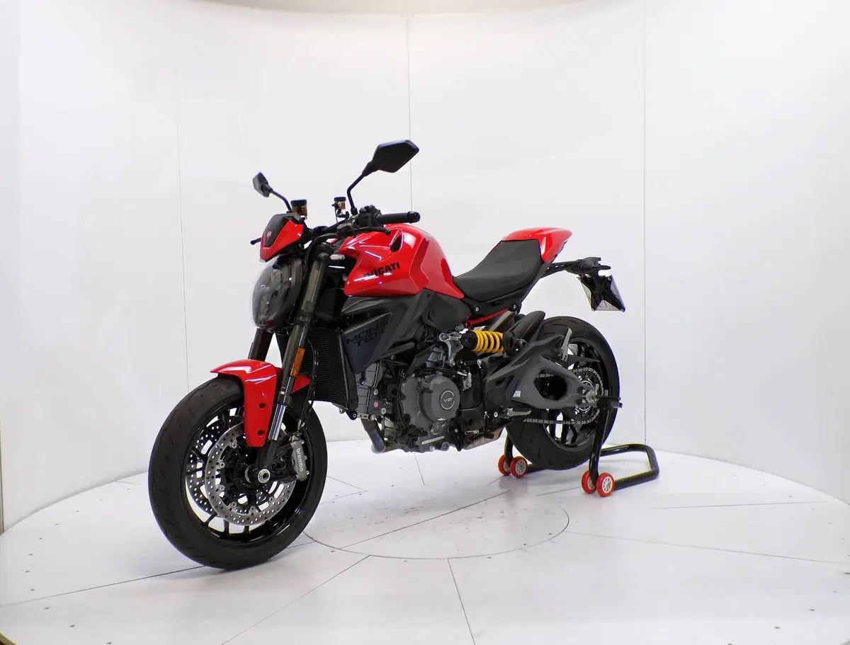 Ducati Monster 890 + (2026) (3)