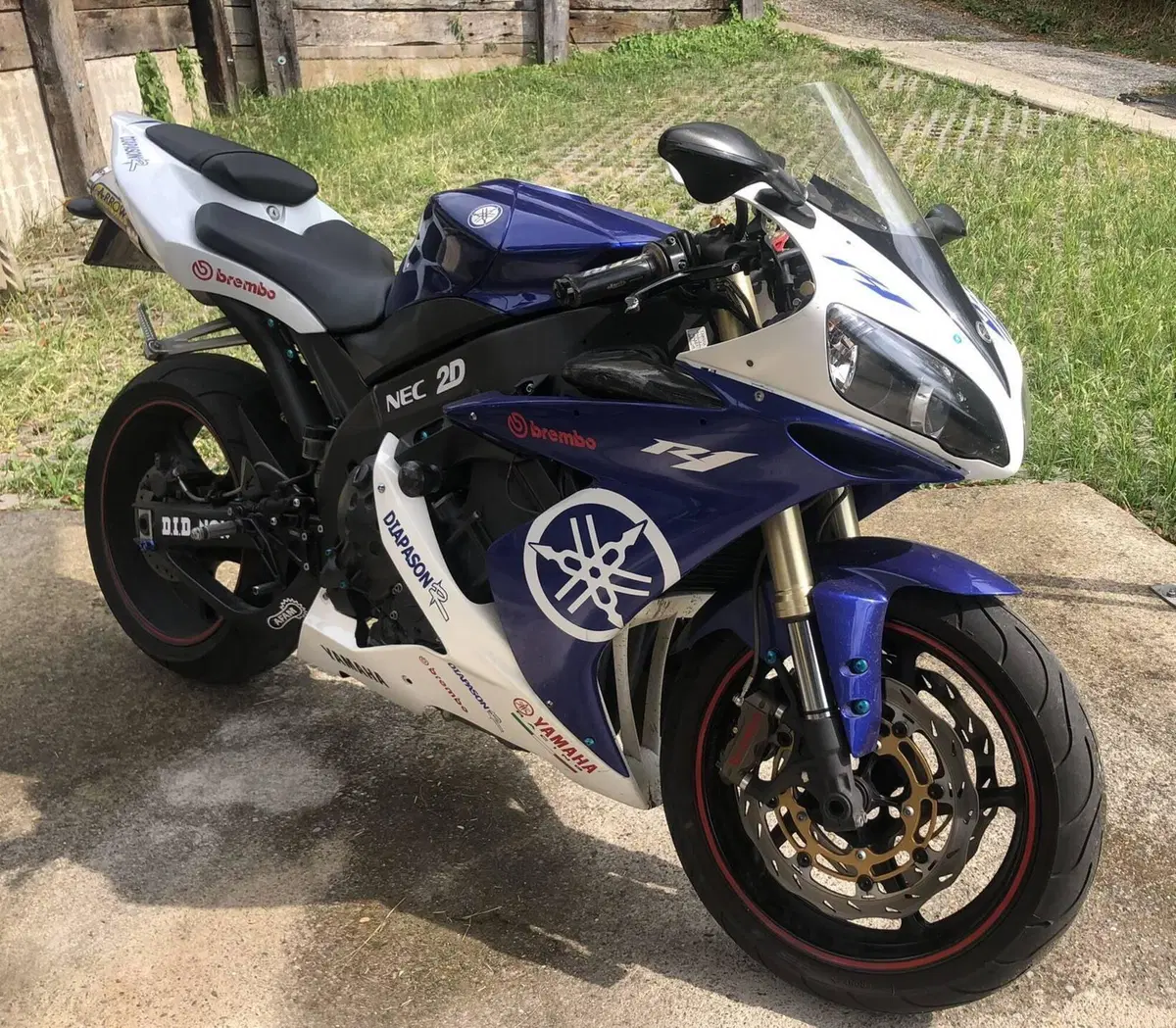Yamaha YZF R1 (2004 - 05) (2)