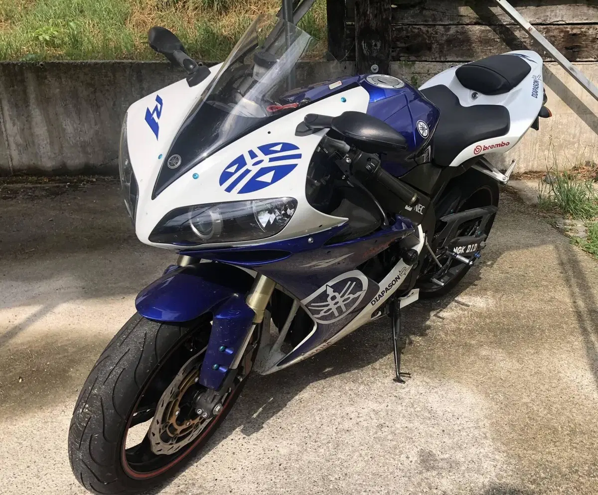 Yamaha YZF R1 (2004 - 05) (3)