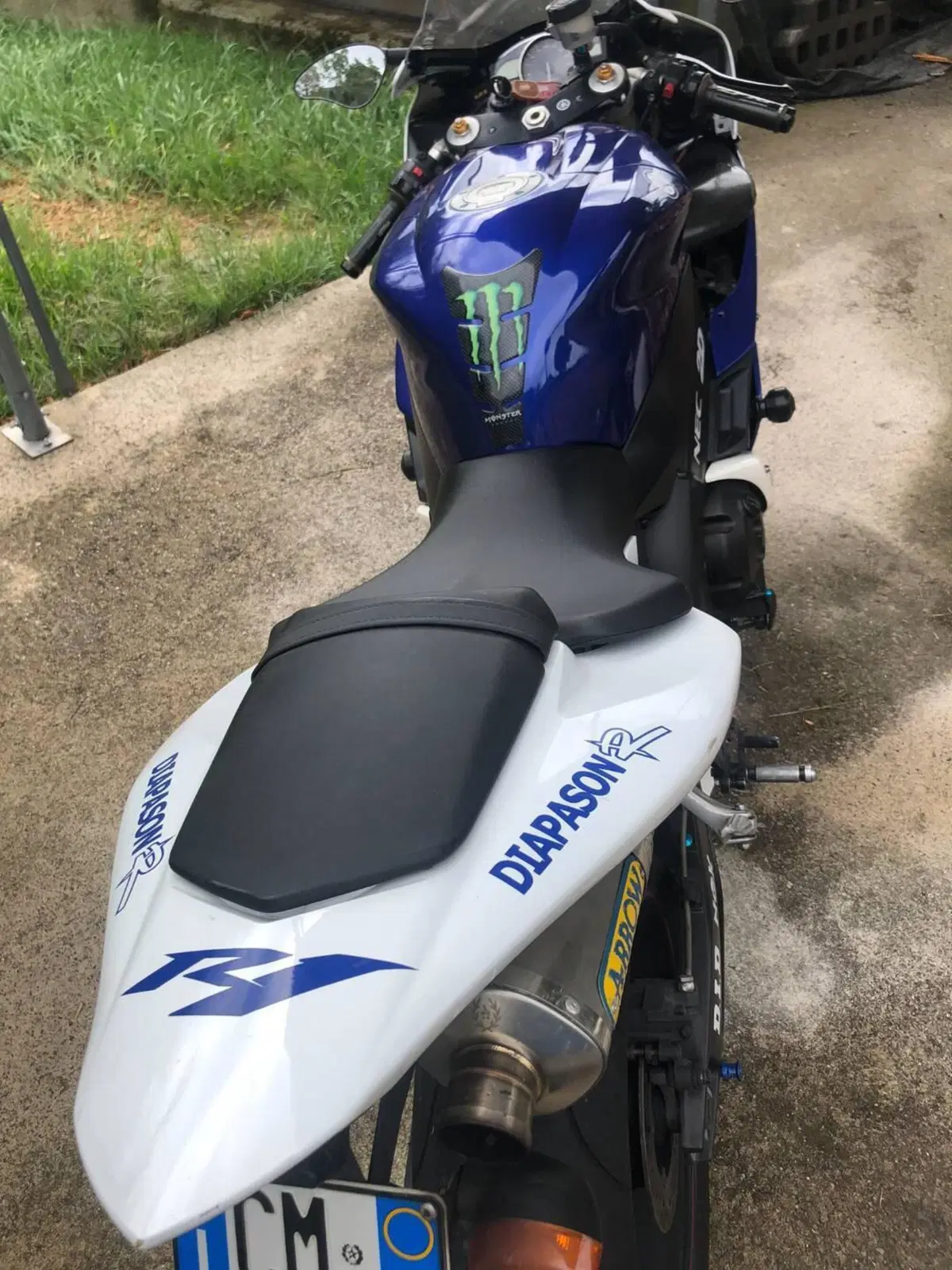 Yamaha YZF R1 (2004 - 05) (4)