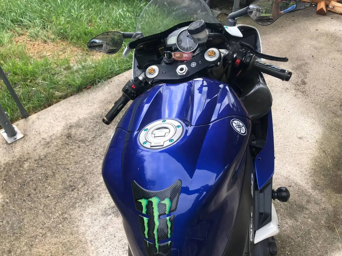 Yamaha YZF R1 (2004 - 05) (6)