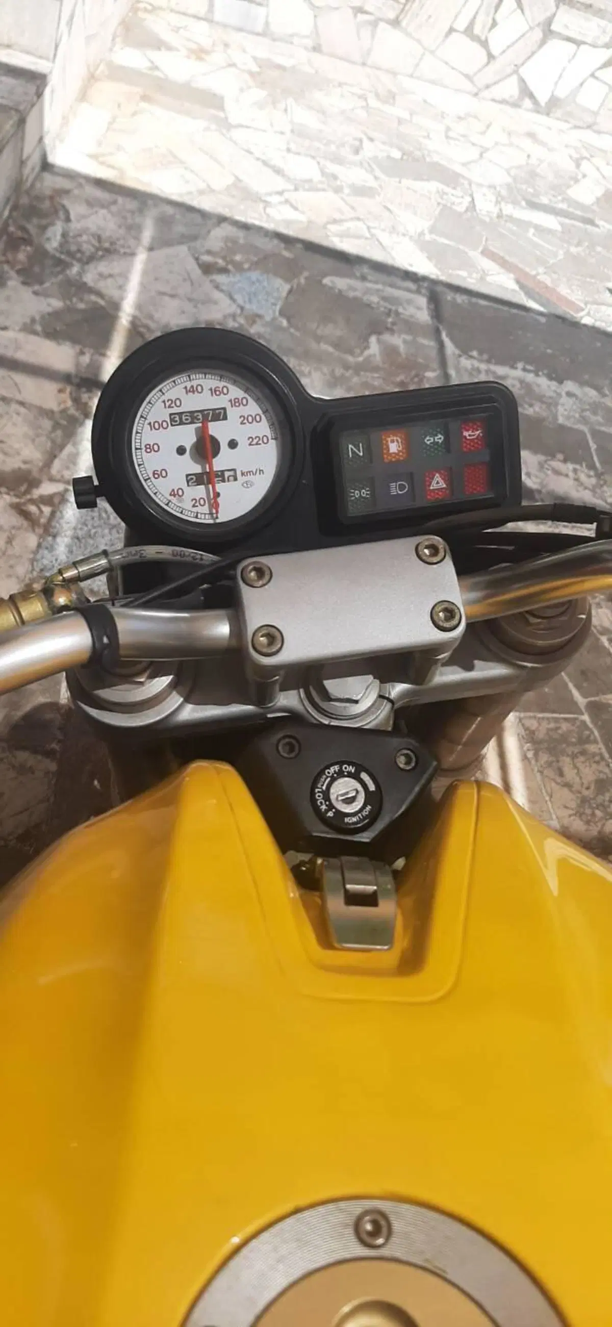 Ducati Monster 900 (1997 - 98) (8)