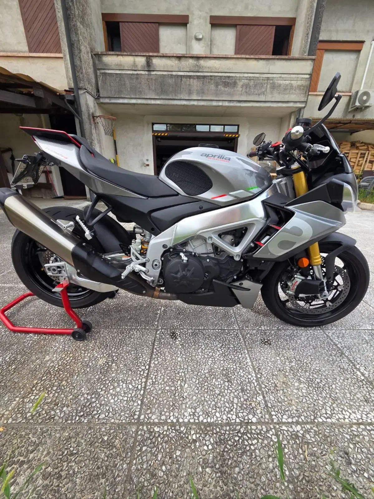 Aprilia Tuono V4 (2021 - 24) (2)