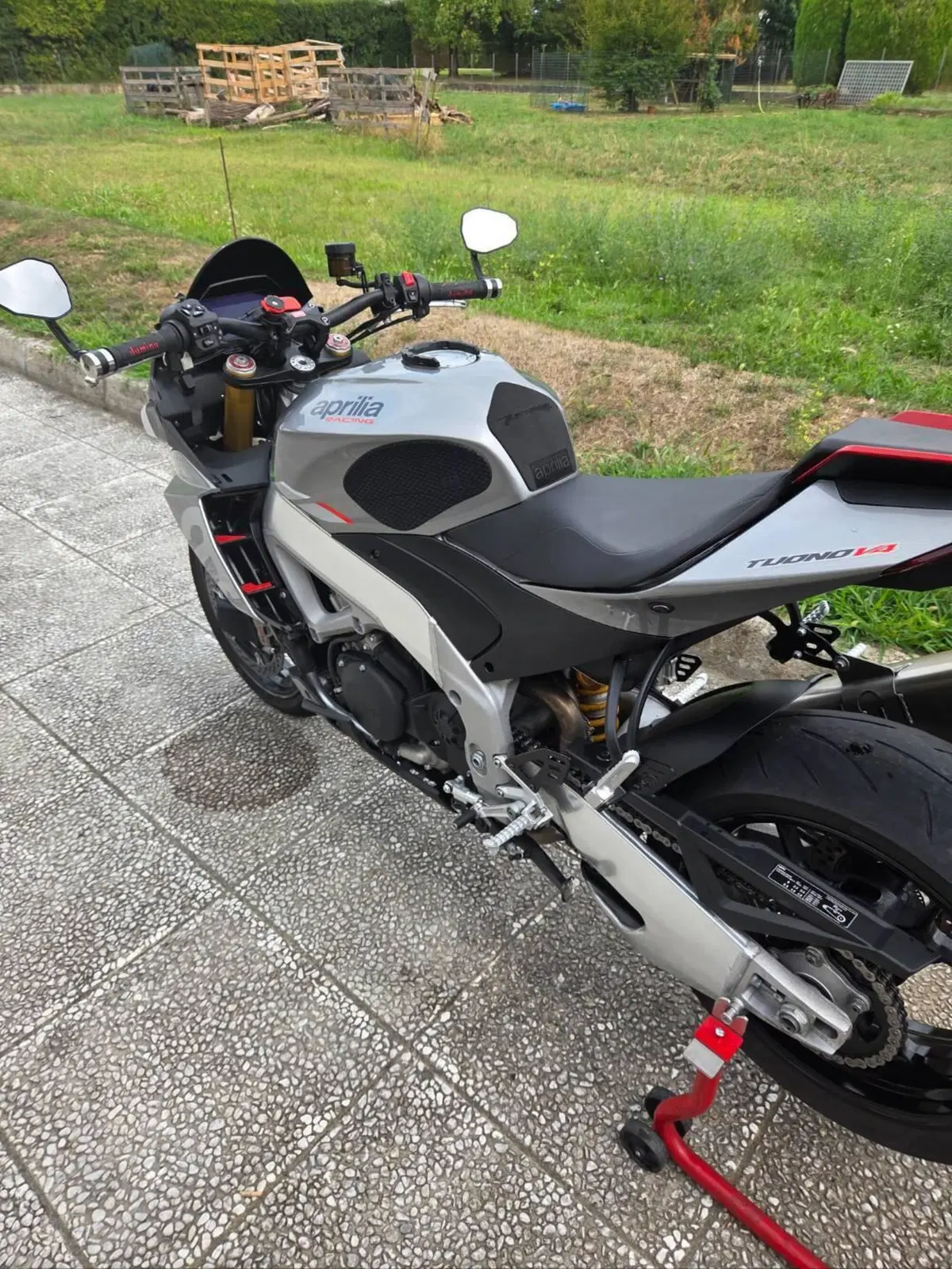 Aprilia Tuono V4 (2021 - 24) (5)