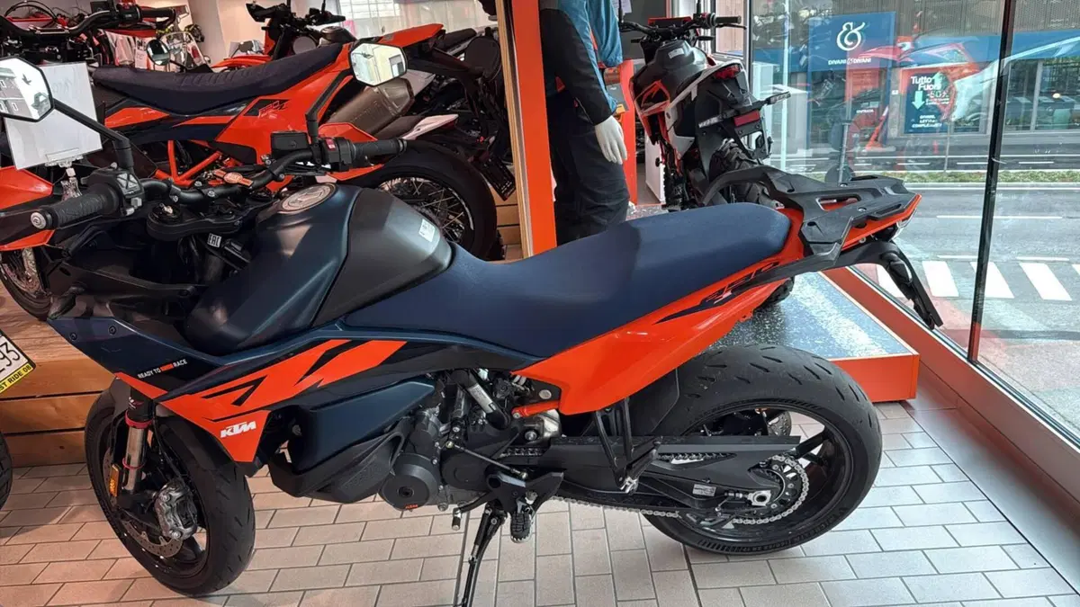 KTM 890 SMT (2026)