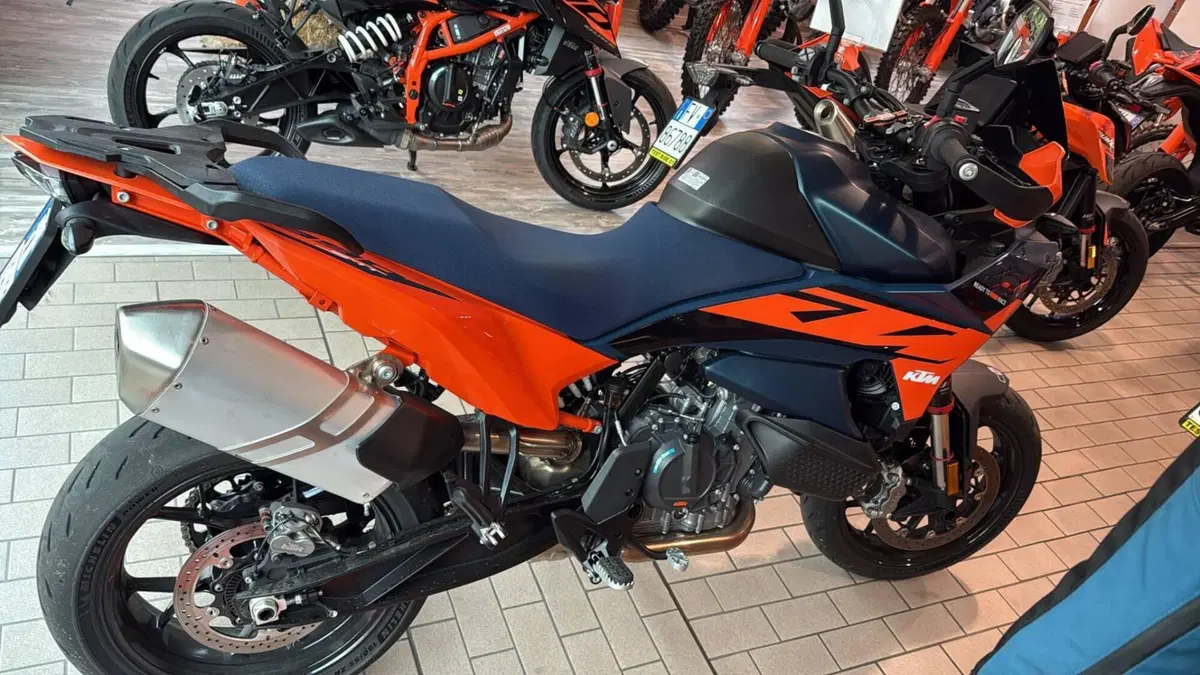 KTM 890 SMT (2026) (2)