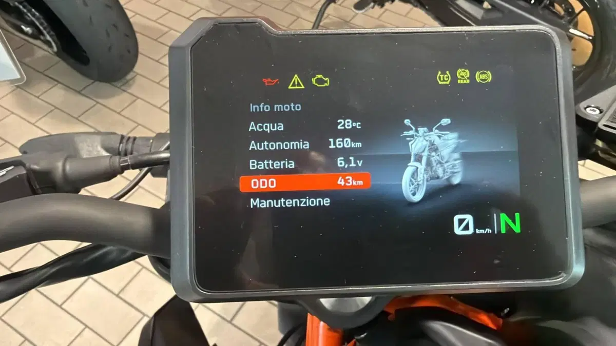 KTM 390 Duke (2026) (4)