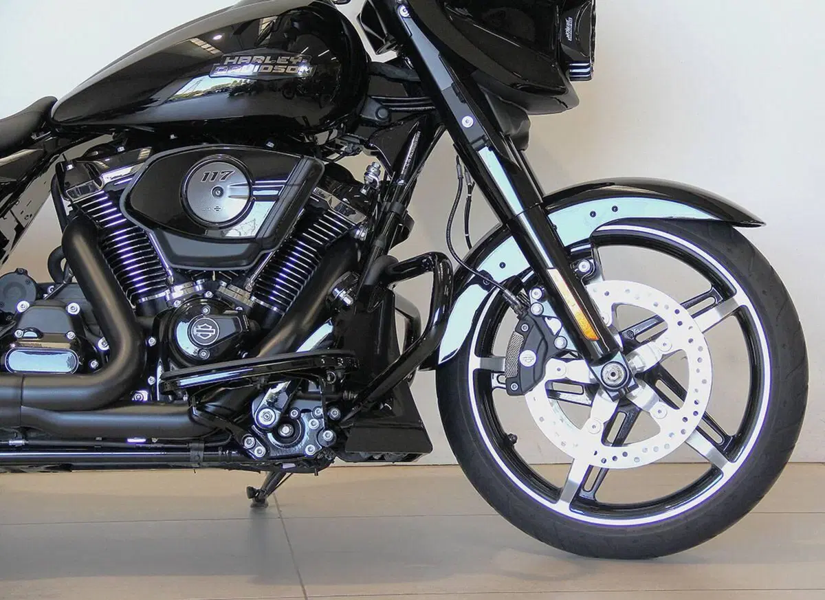 Harley-Davidson Street Glide (2024 - 26) (2)