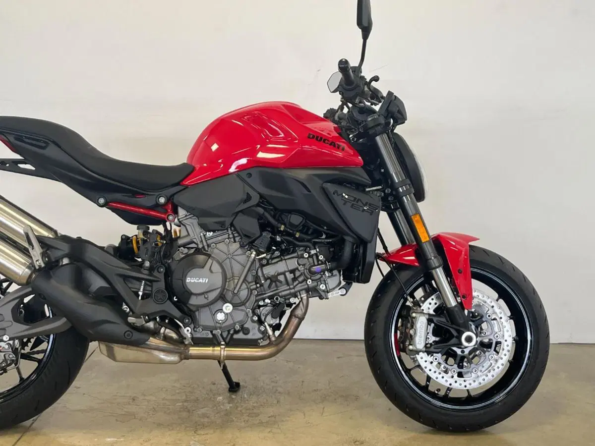 Ducati Monster 890 (2026) (5)